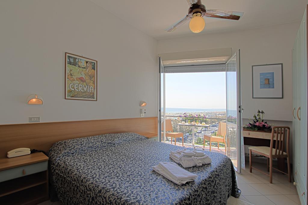 Hotel Lungomare Cervia Dış mekan fotoğraf