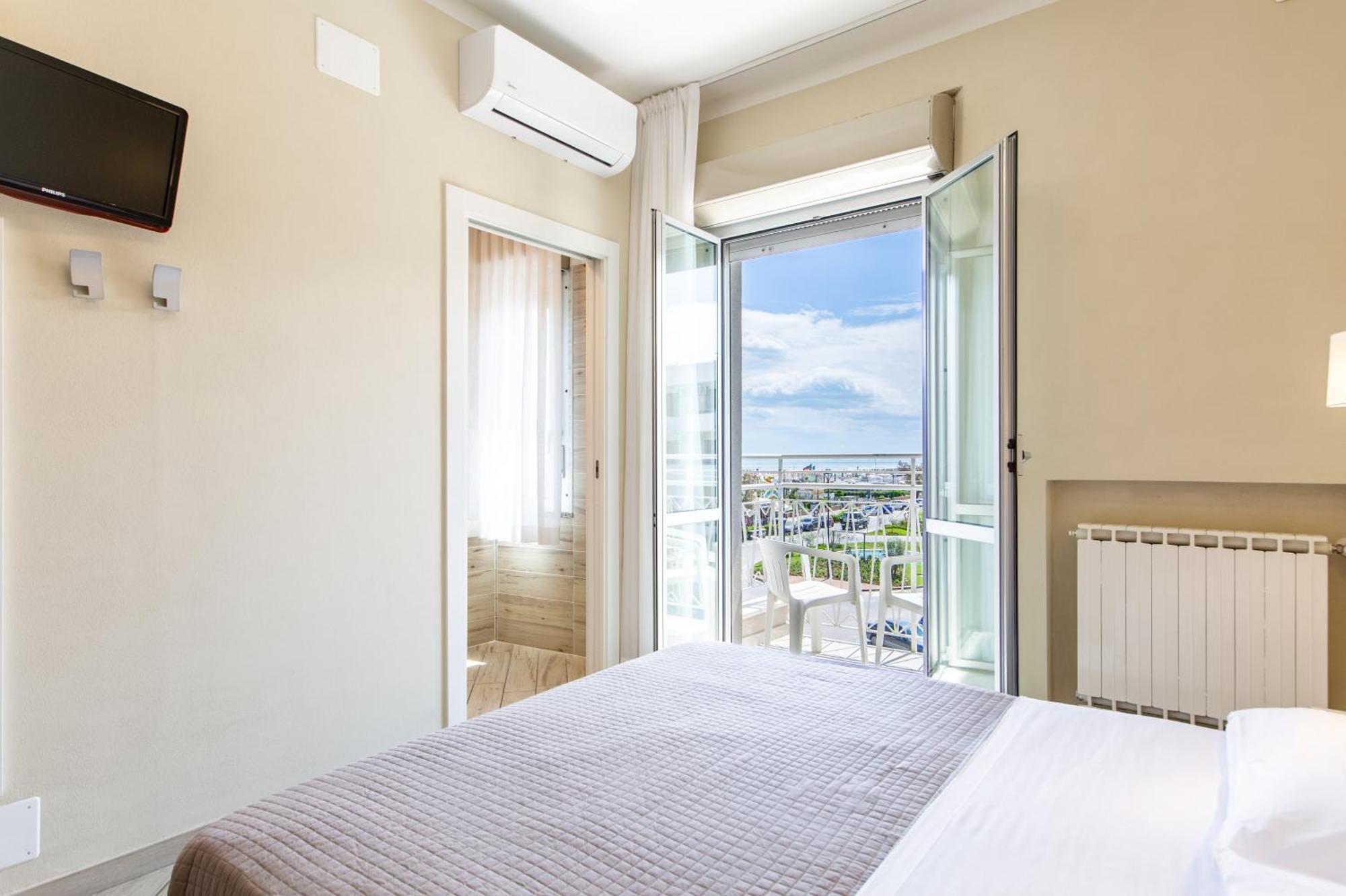 Hotel Lungomare Cervia Dış mekan fotoğraf