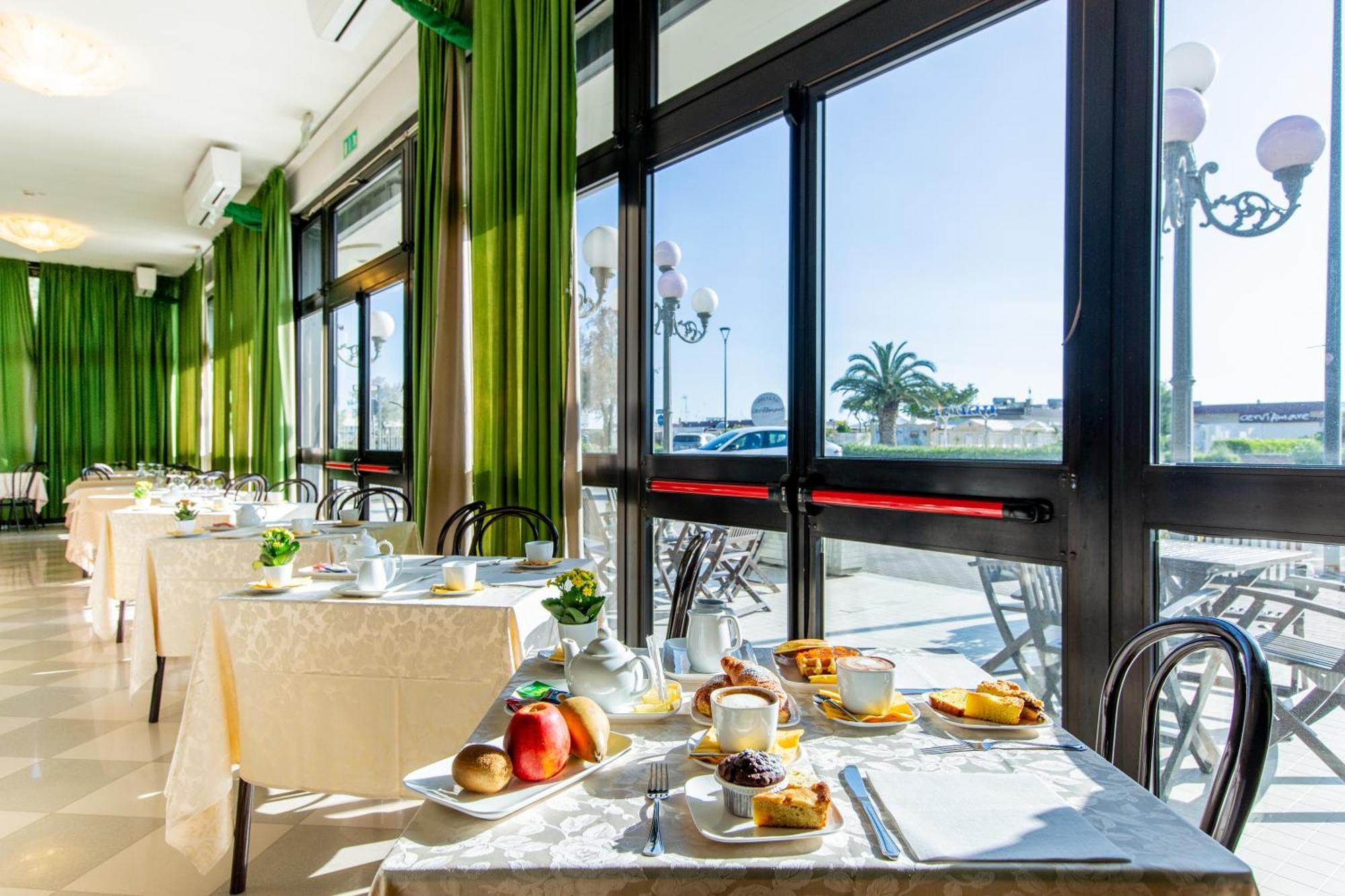 Hotel Lungomare Cervia Dış mekan fotoğraf